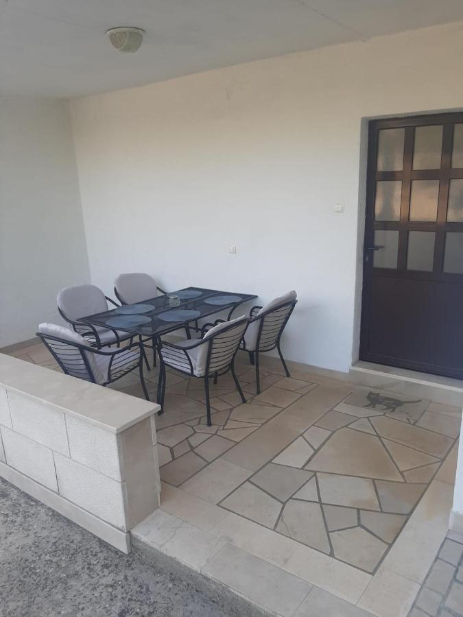 Apartmani Ino Škrip 외부 사진