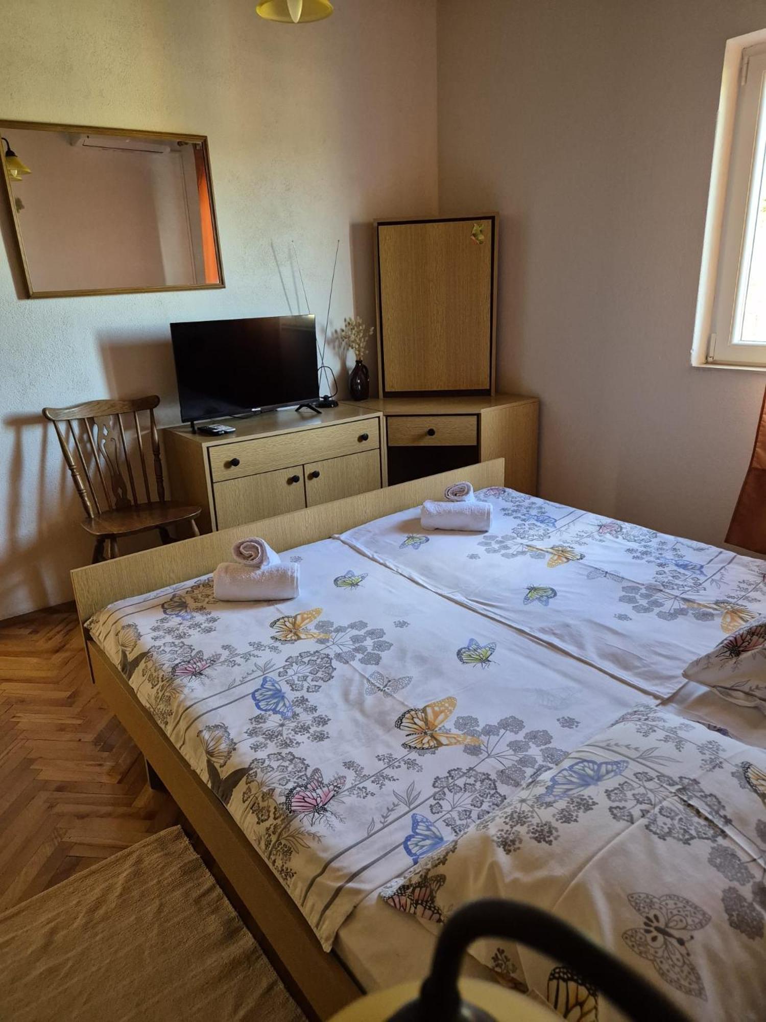 Apartmani Ino Škrip 외부 사진